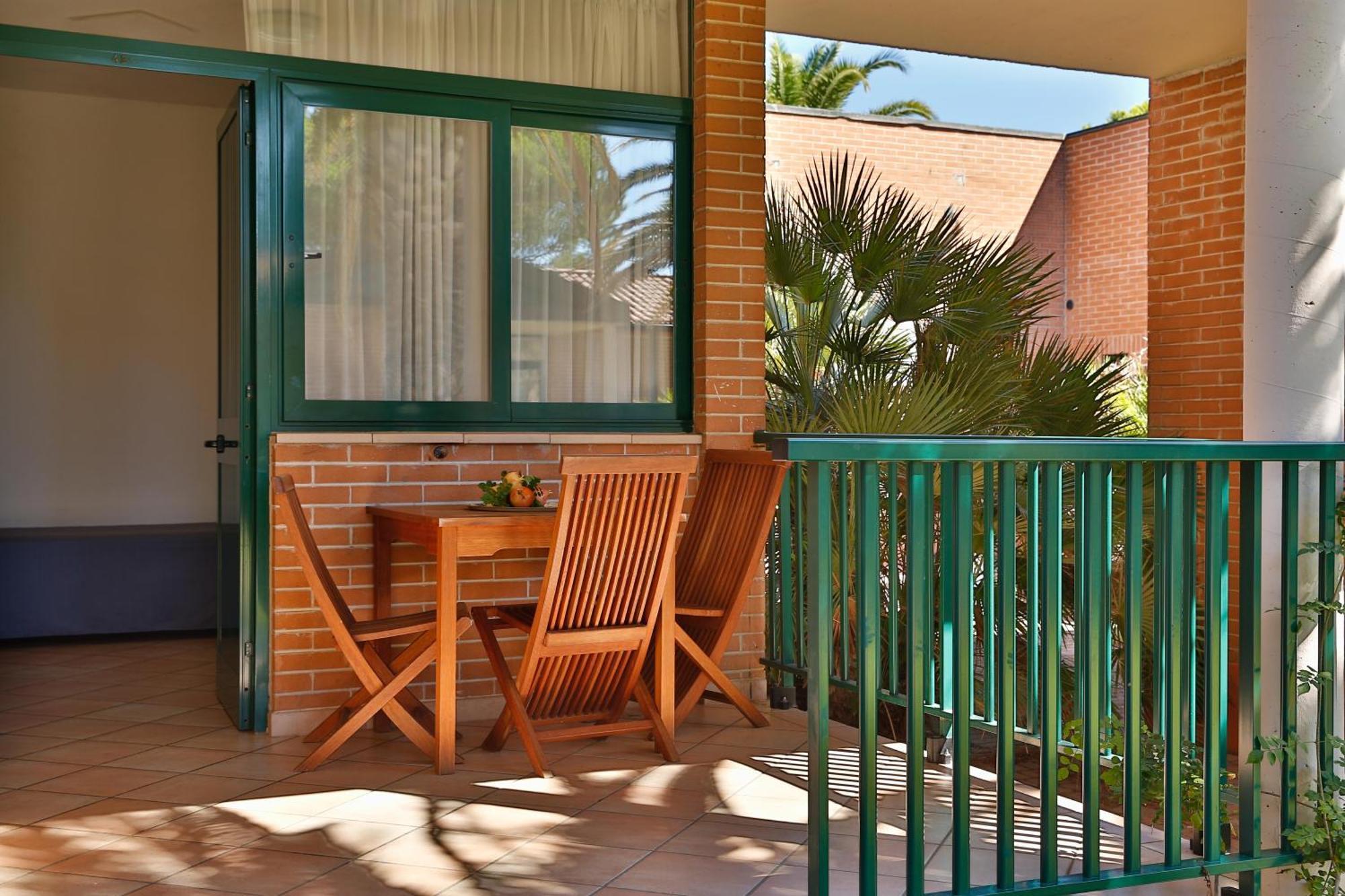 Gitavillage Argentario Албиния Экстерьер фото A balcony